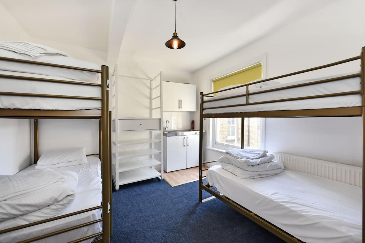 Slaapzaal, alleen voor vrouwen | Babybedden, extra bedden, gratis wifi