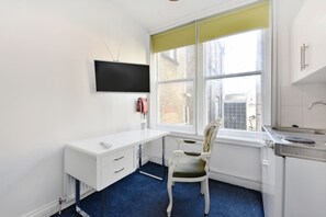 Double Room, 1 Double Bed | Cribs/infant beds, rollaway beds, free WiFi - The Brixton Rooms - Hostel (London)