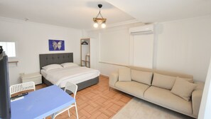 Studio Suite, 1 Queen Bed with Sofa bed, Kitchen, City View | Premium bedding, in-room safe, desk, soundproofing - Anatolian Homes & Apart (Konyaalti)