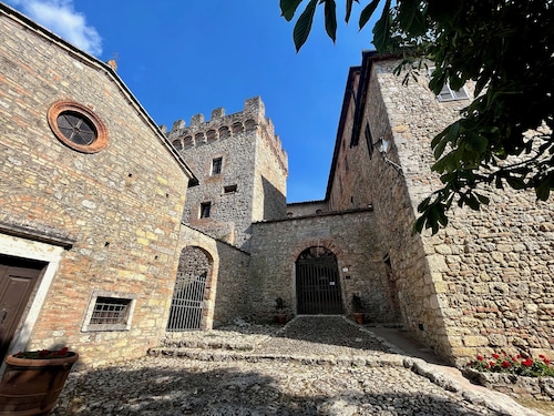 Castel Pietraio