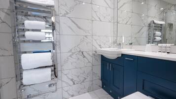 Premier Double Room, Ensuite | Bathroom
