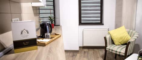 Family Suite, 1 Bedroom | Living area | Flat-screen TV