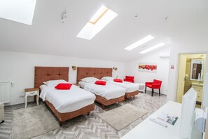 Minibar, desk, soundproofing, free WiFi - Avenue Parliament (Bucharest)