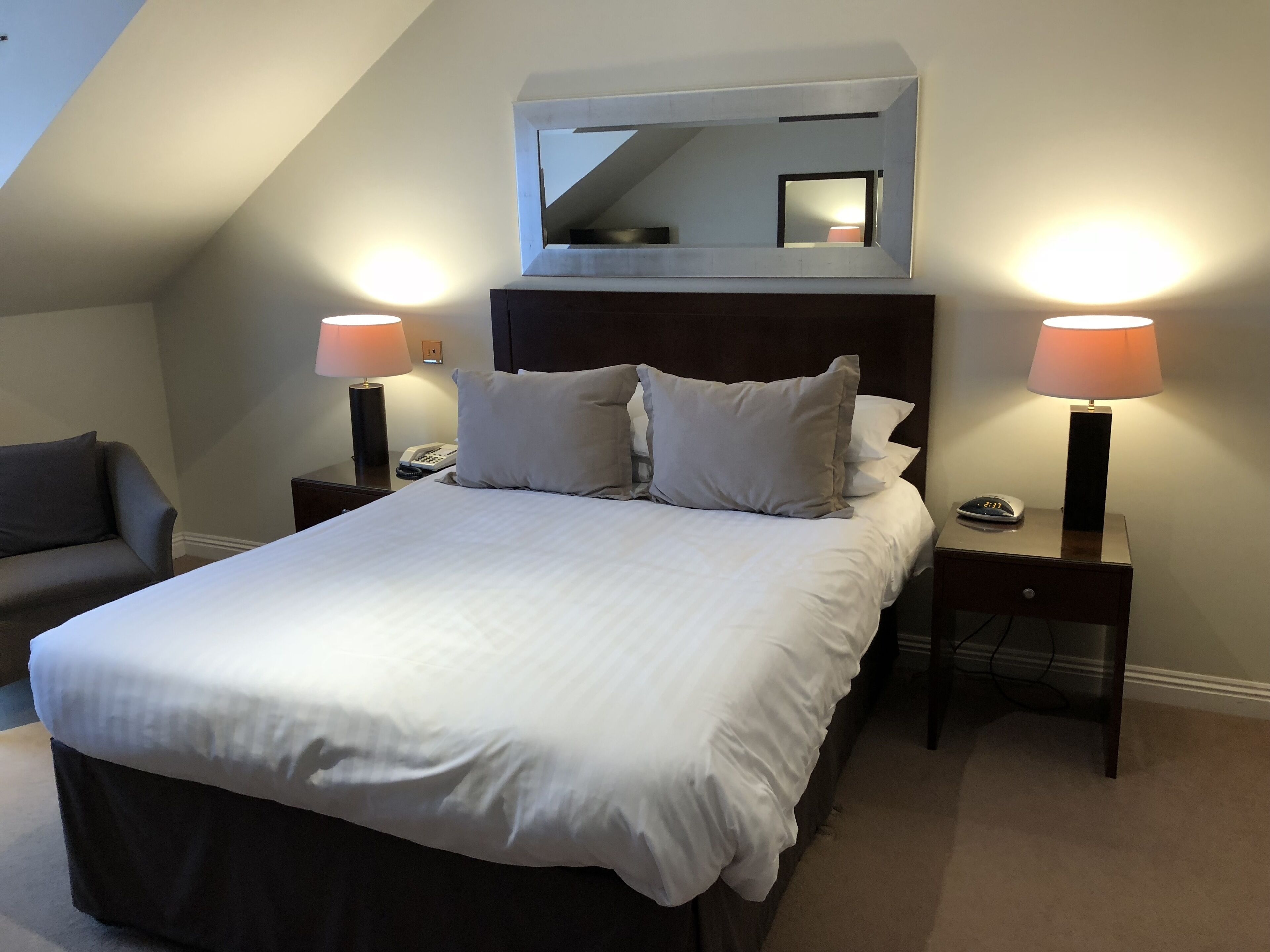 Doppel- oder Zweibettzimmer, mit Bad