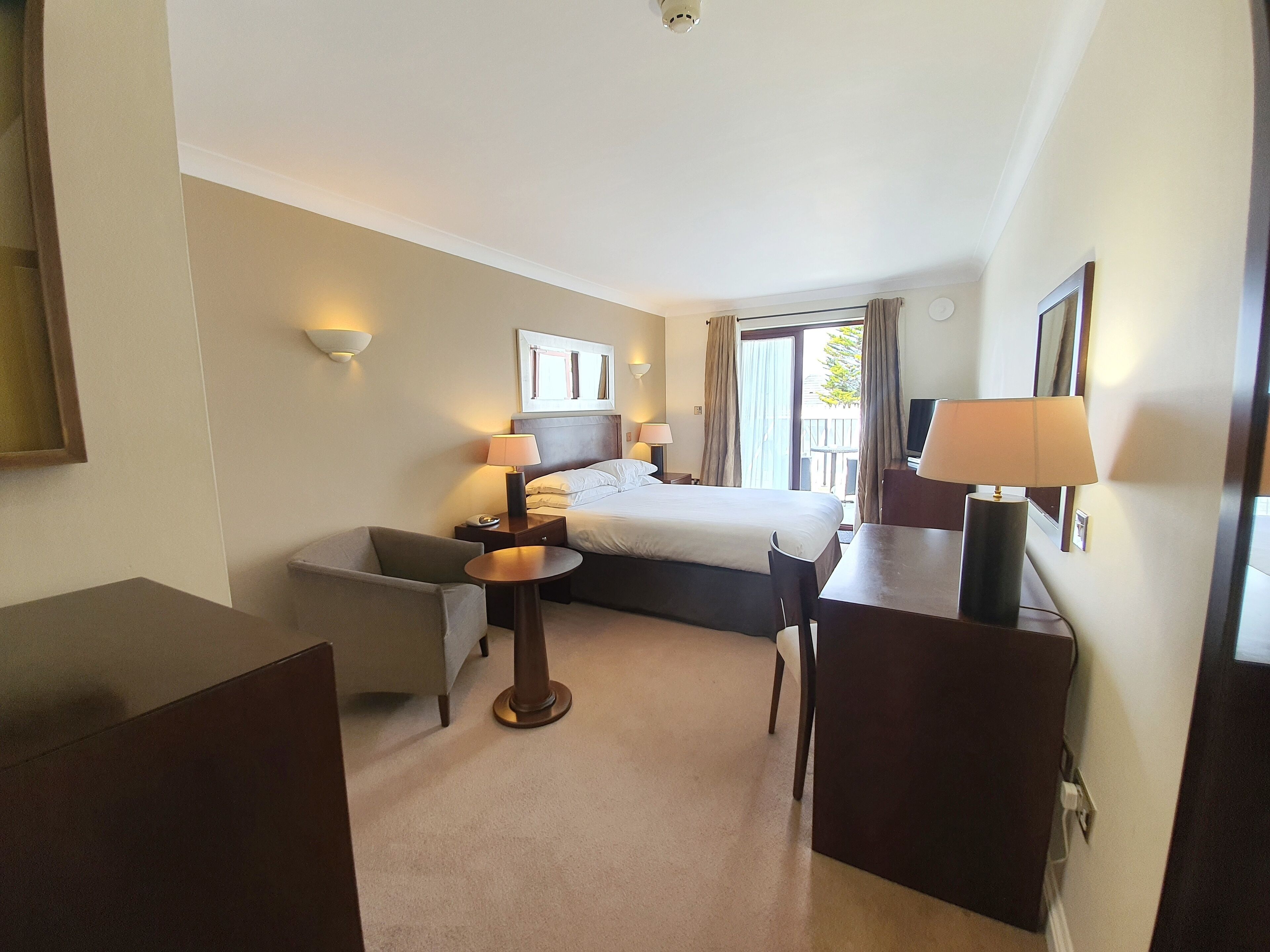 Doppelzimmer, mit Bad (Shower over Bath)