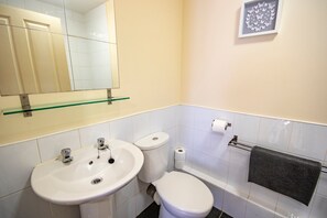 Lägenhet - 1 sovrum | Badrum | Hårtork och handdukar