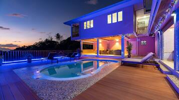 Outdoor pool, pool loungers