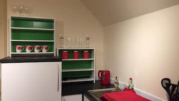 Apartemen, 1 kamar tidur | Dapur pribadi | Lemari es, microwave, kompor, dan mesin pembuat kopi/teh