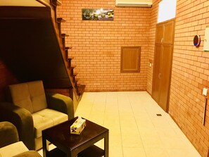 Lobby sitting area - Check-in apartments in the Old city (Baku)