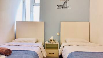 Duplex família, 4 quartos | 4 quartos, ferros/tábuas de passar roupa, Wi-Fi de cortesia