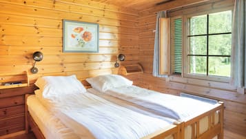 Tavanomainen bungalow, 2 makuuhuonetta, osittainen järvinäköala | 2 makuuhuonetta, tallelokero huoneessa, työpöytä, pimennysverhot