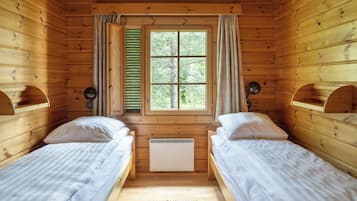 Traditionell bungalow - 2 sovrum - viss sjöutsikt | 2 sovrum, värdeförvaringsskåp på rummet och skrivbord
