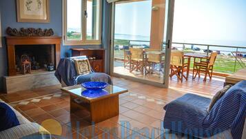 Apartment, 2 Bedrooms | Living room | Flat-screen TV