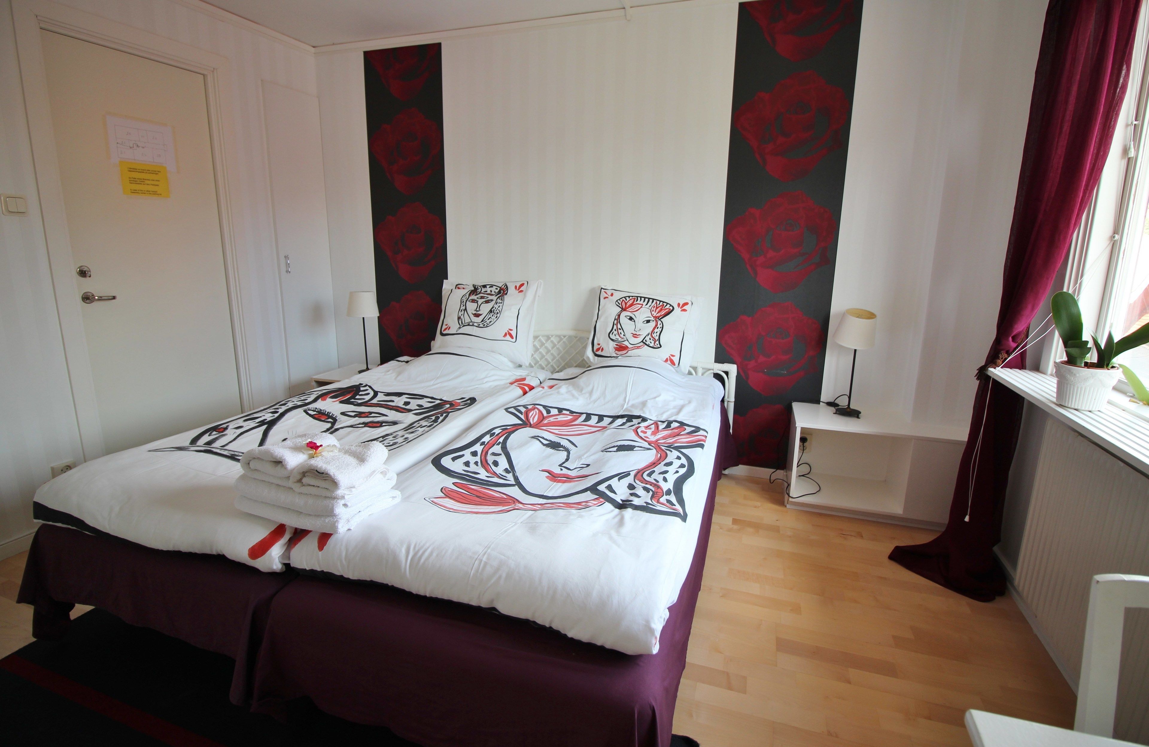 double room | iron/ironing board, free wifi, bed sheets