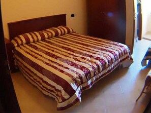 In-room safe, desk, free WiFi, bed sheets