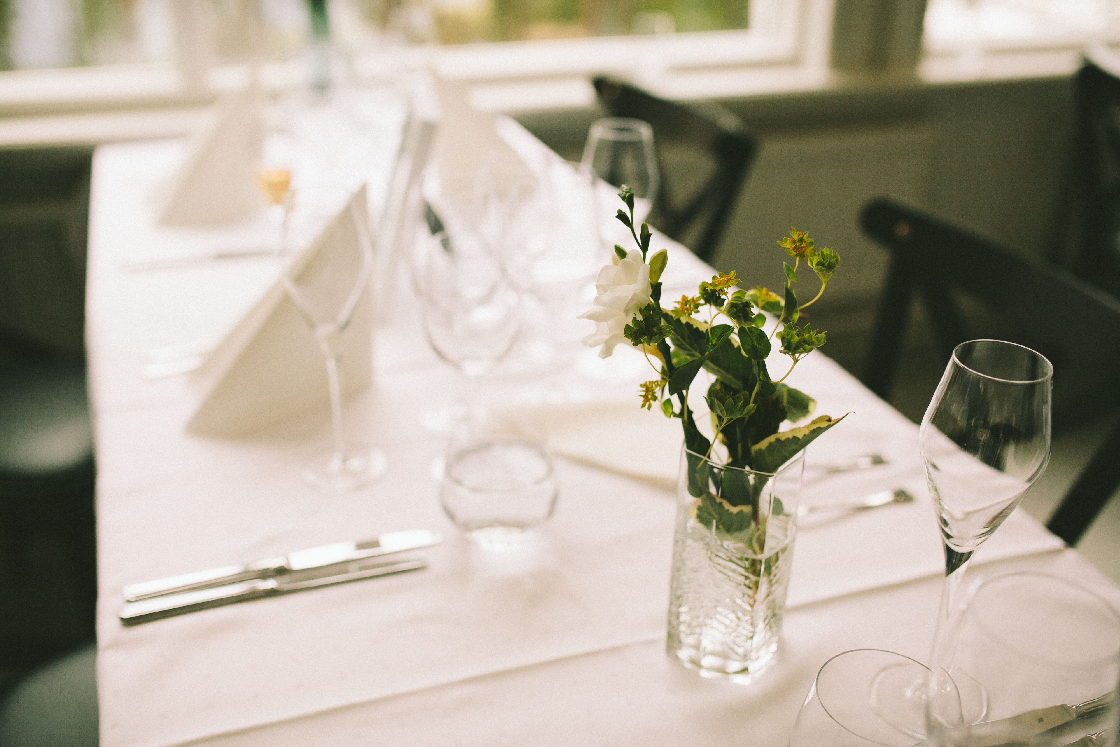 점심  식사 및 저녁 식사 제공