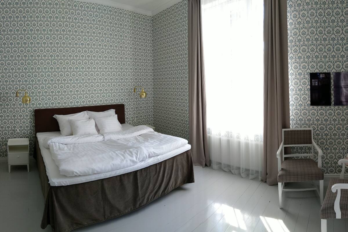 Exclusive Suite, 1 King Bed with Sofa bed | Bed sheets