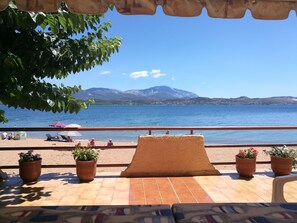 Appartement, 1 slaapkamer, aan het strand | Terras