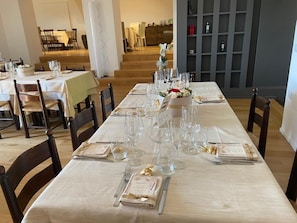Lunsj og middag serveres