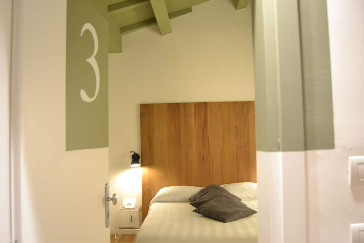 Standaard tweepersoonskamer | Italiaanse Frette-lakens, luxe beddengoed, donsdekens