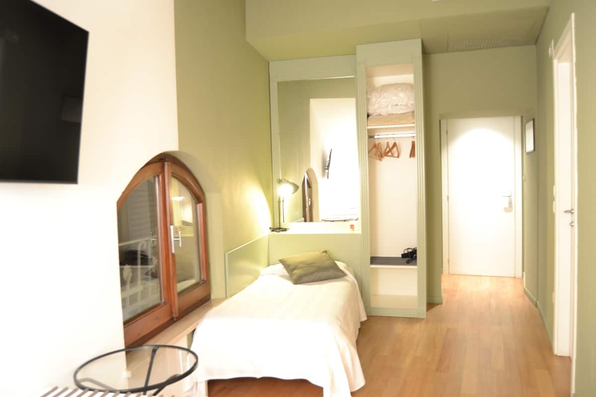 Panorama driepersoonskamer | Italiaanse Frette-lakens, luxe beddengoed, donsdekens