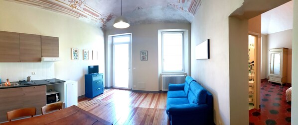 Family Apartment, Mountain View | 1 bedroom, premium bedding, down comforters, desk