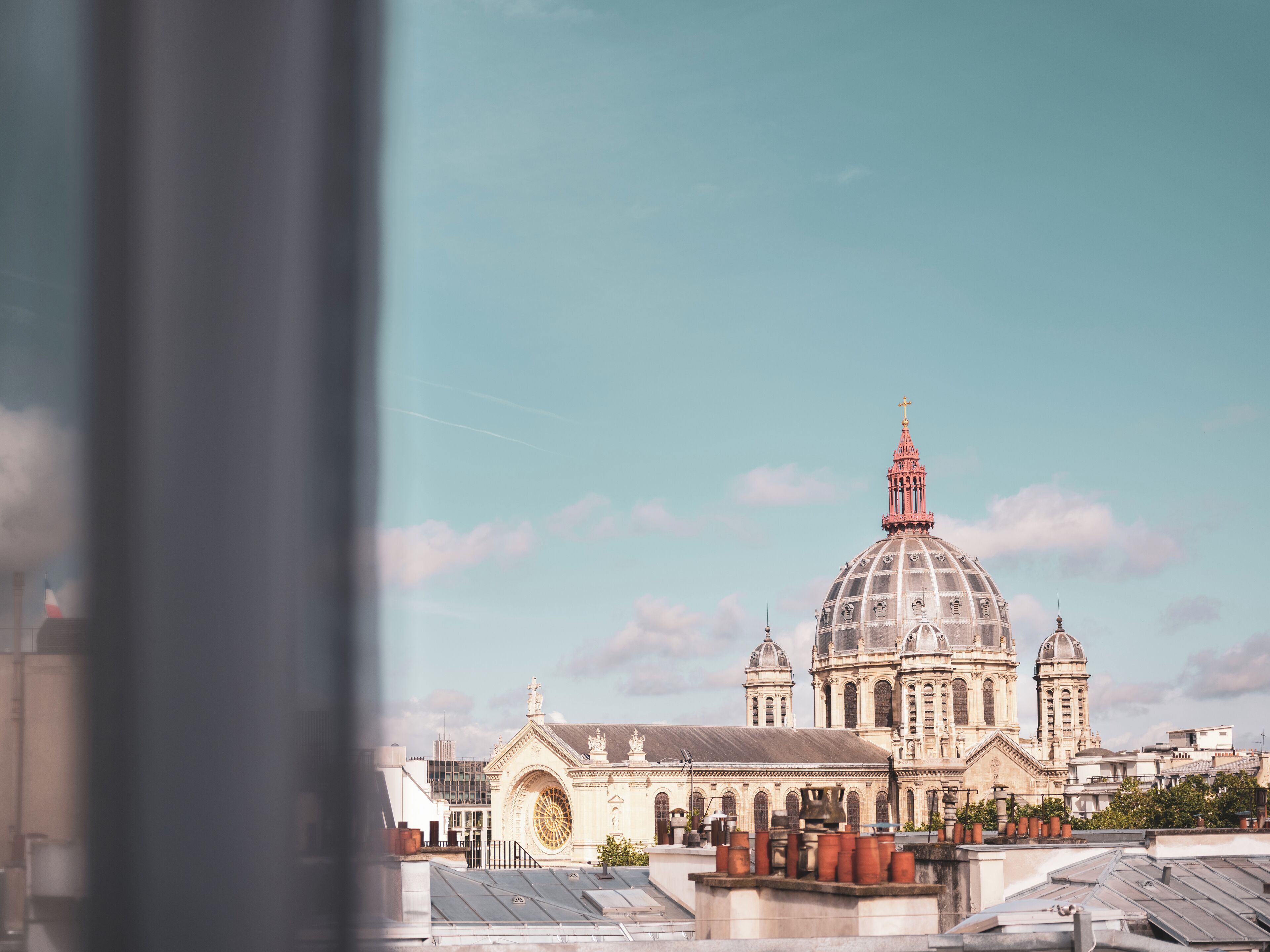 2 bedrooms, premium bedding, minibar, in-room safe