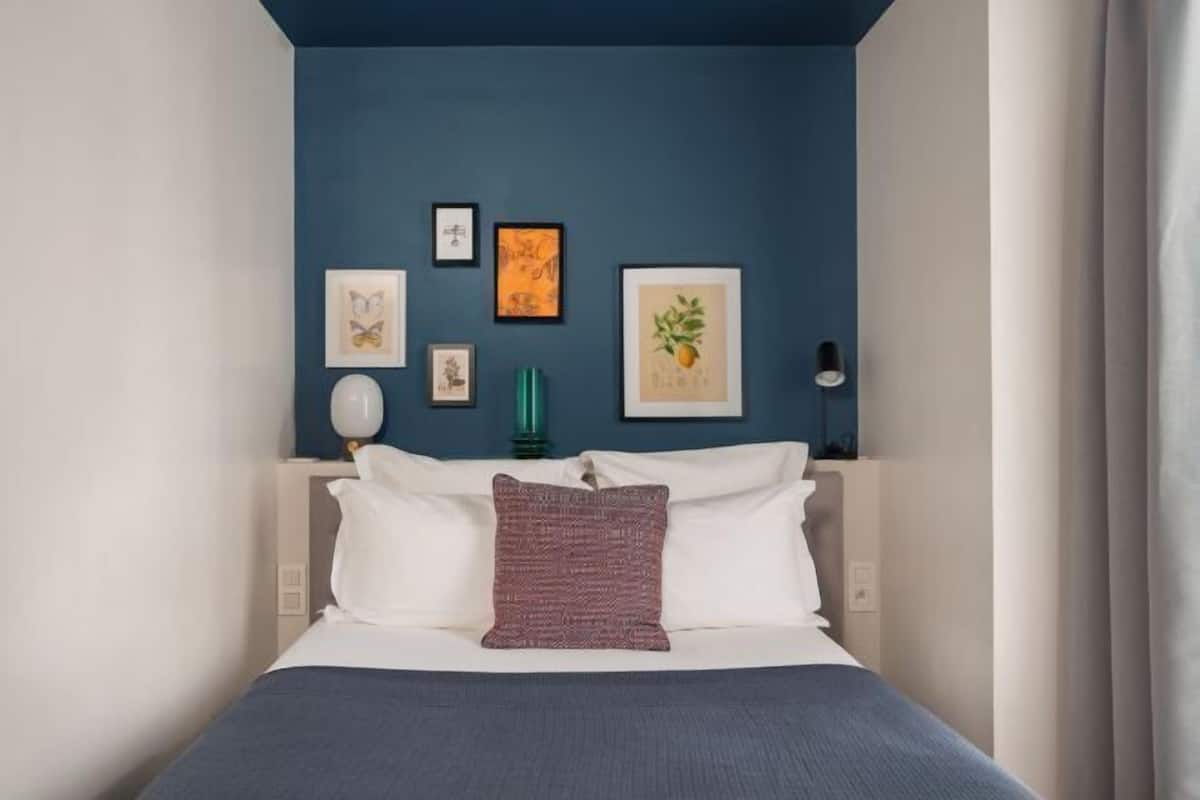 Ropa de cama de alta calidad y minibar