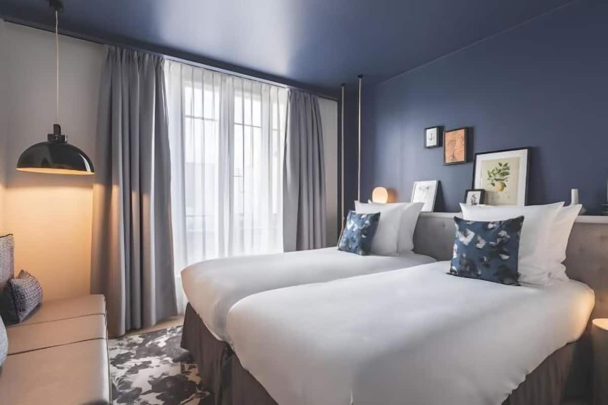 Ropa de cama de alta calidad y minibar