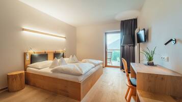 Double Room, Balcony, Mountainside | In-room safe, desk, soundproofing, free WiFi