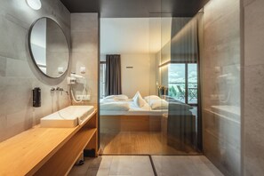 Appartement, sauna, côté montagne | Salle de bain | Douche, articles de toilette gratuits, sèche-cheveux