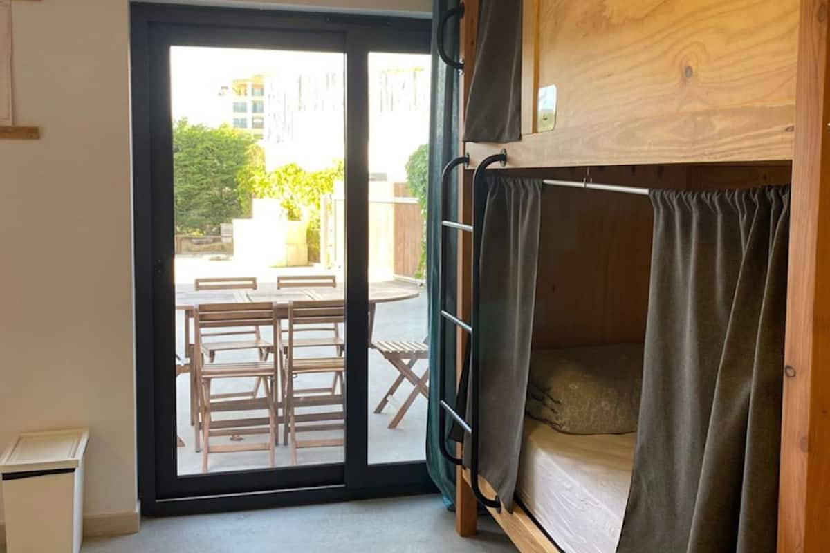 Bed in 6 Bed Mix Dorm Ensuite | 1 camera, Wi-Fi gratuito, lenzuola