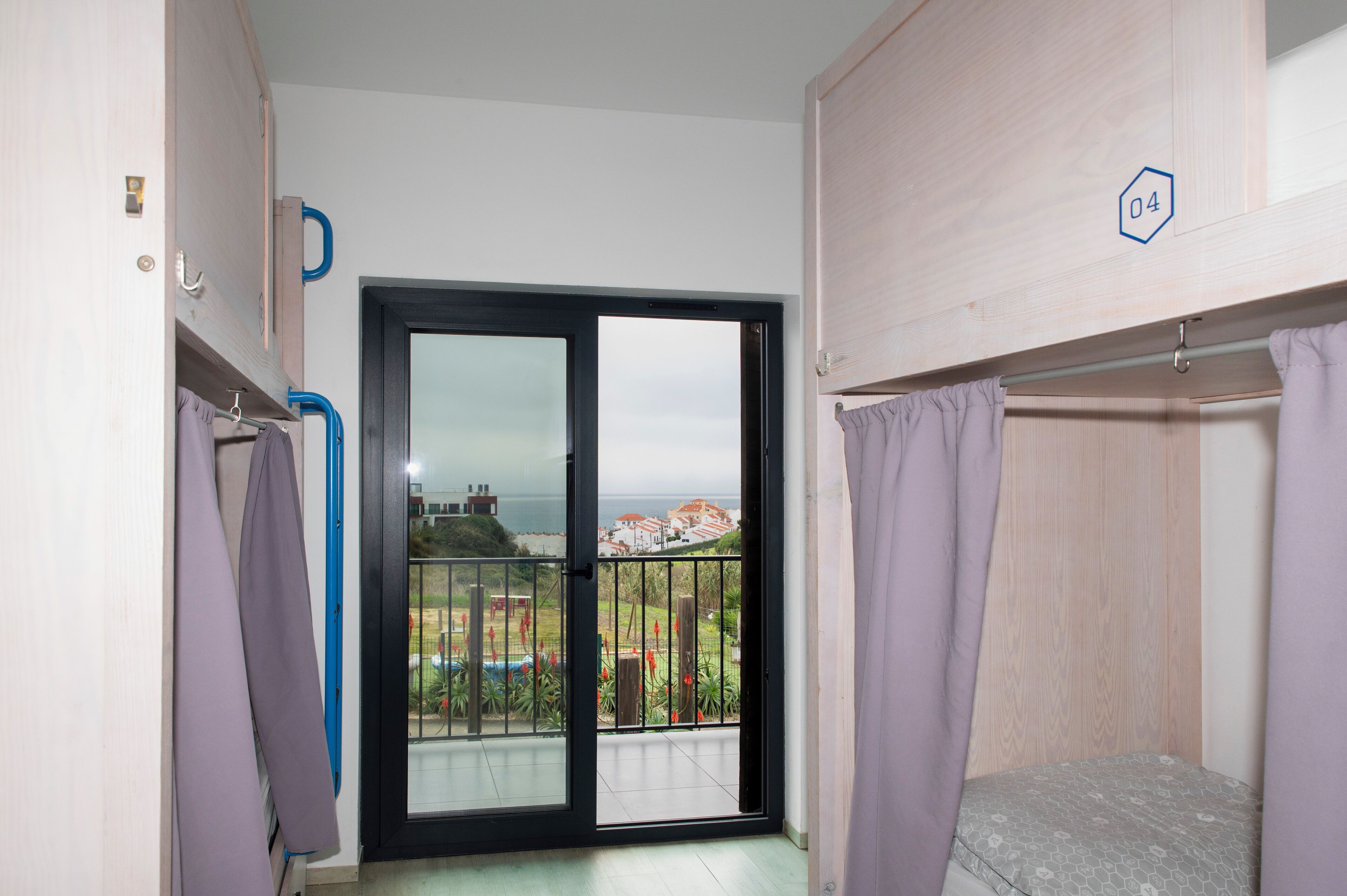 Bed in 4 Bed Mix Dorm Ensuite Ocean View | Wifi gratis y ropa de cama 