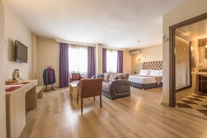 Suite | Minibar, in-room safe, desk, soundproofing - Hostapark Hotel (Mersin)