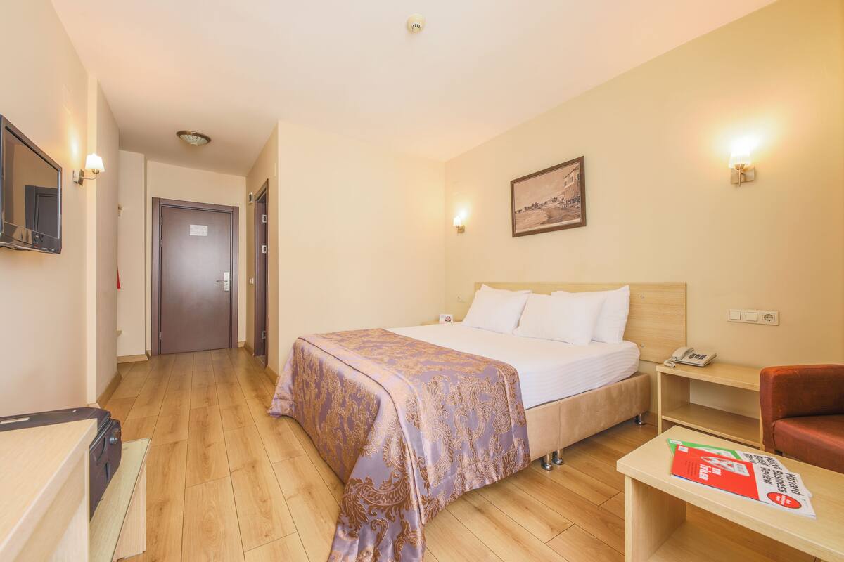 Minibar, in-room safe, desk, soundproofing