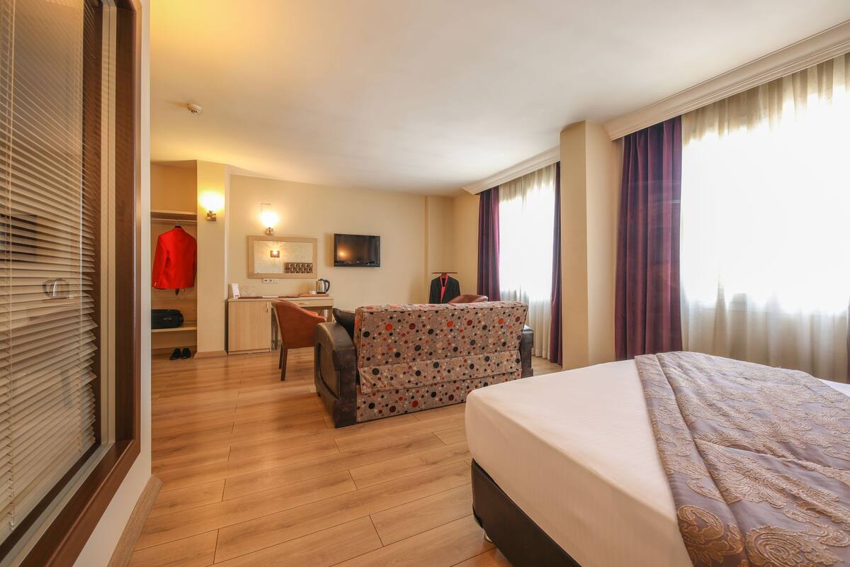 Suite | Minibar, in-room safe, desk, soundproofing