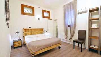 Junior-Suite | Schreibtisch, schallisolierte Zimmer, kostenloses WLAN, Bettwäsche