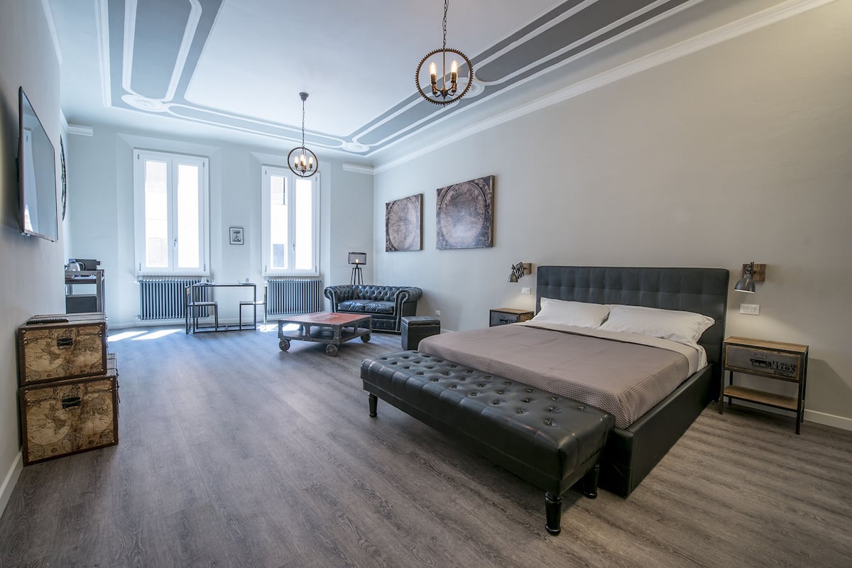 Superior Suite | Desk, soundproofing, free WiFi, bed sheets