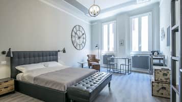 Escritorio, insonorización, wifi gratis y ropa de cama