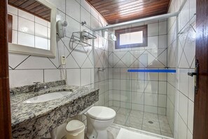 Apartment, 2 Bedrooms, Kitchen, City View | Bathroom | Shower, free toiletries, hair dryer, towels - Morada do Sol Apart Hotel Garopaba (Garopaba)