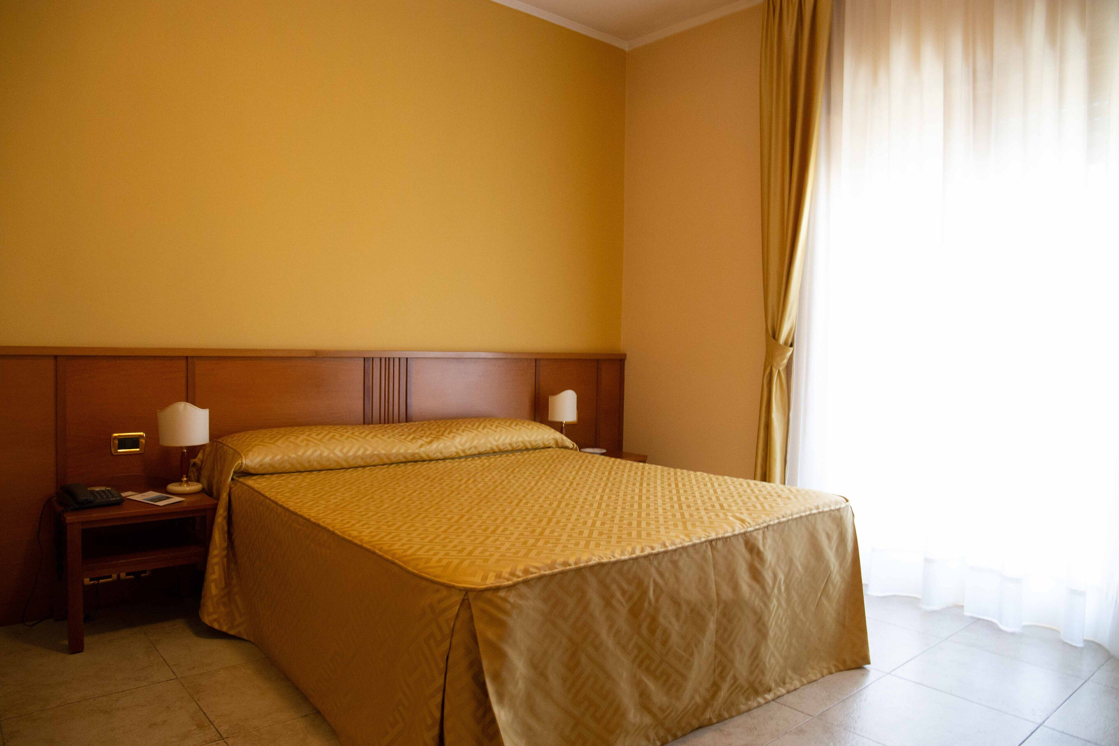 Double Room Single Use | Premium bedding, minibar, in-room safe, desk