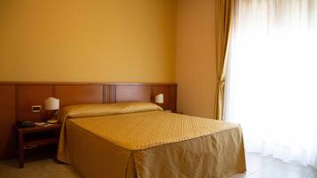 Double Room Single Use | Premium bedding, minibar, in-room safe, desk