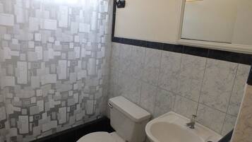 Shower, free toiletries, towels