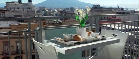 客室内のダイニングエリア