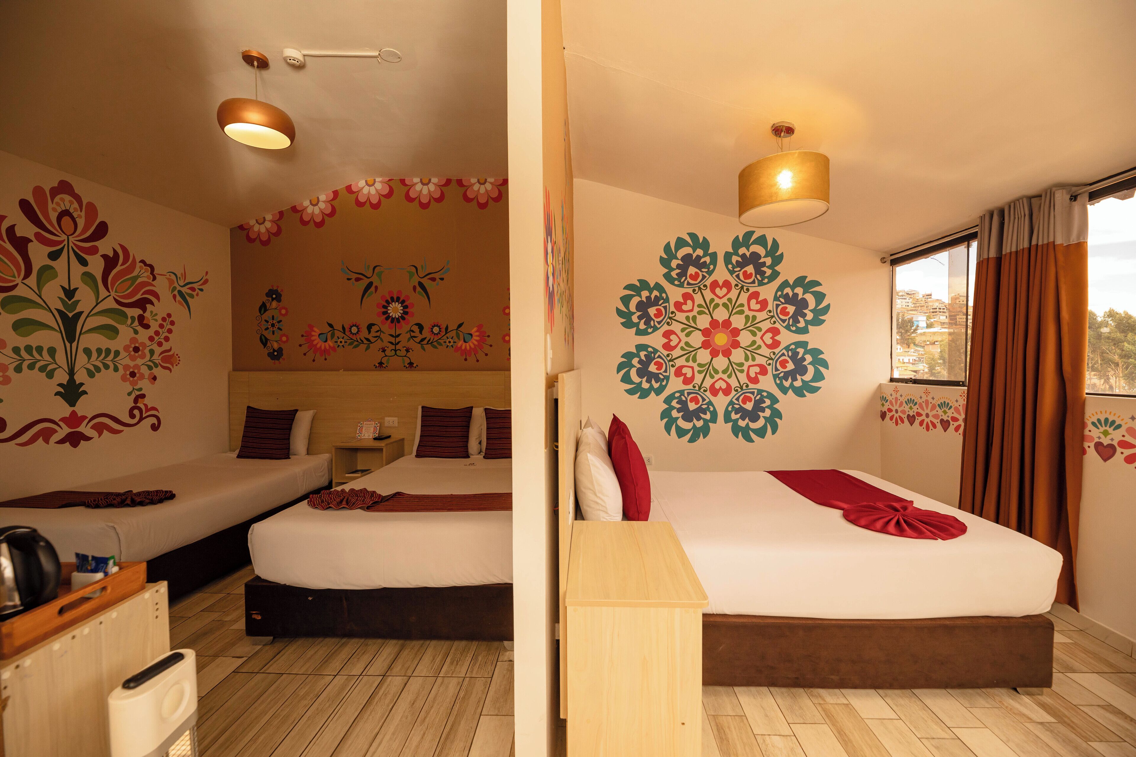 Familiekamer | Luxe beddengoed, een kluis op de kamer, een bureau, een laptopwerkplek