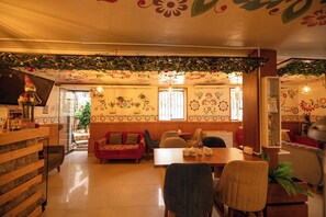 Bao gồm bữa sáng buffet hàng ngày 