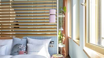 Large | Articles gratuits dans le mini-bar, coffres-forts dans les chambres