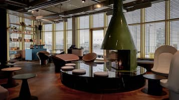Cocktail bar