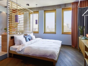 Gigantic | Kostenlose Minibar, Zimmersafe, Schreibtisch