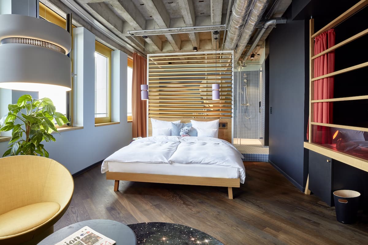 Extra Large | Frigobar (abastecido com itens grátis), cofres nos quartos, escrivaninha